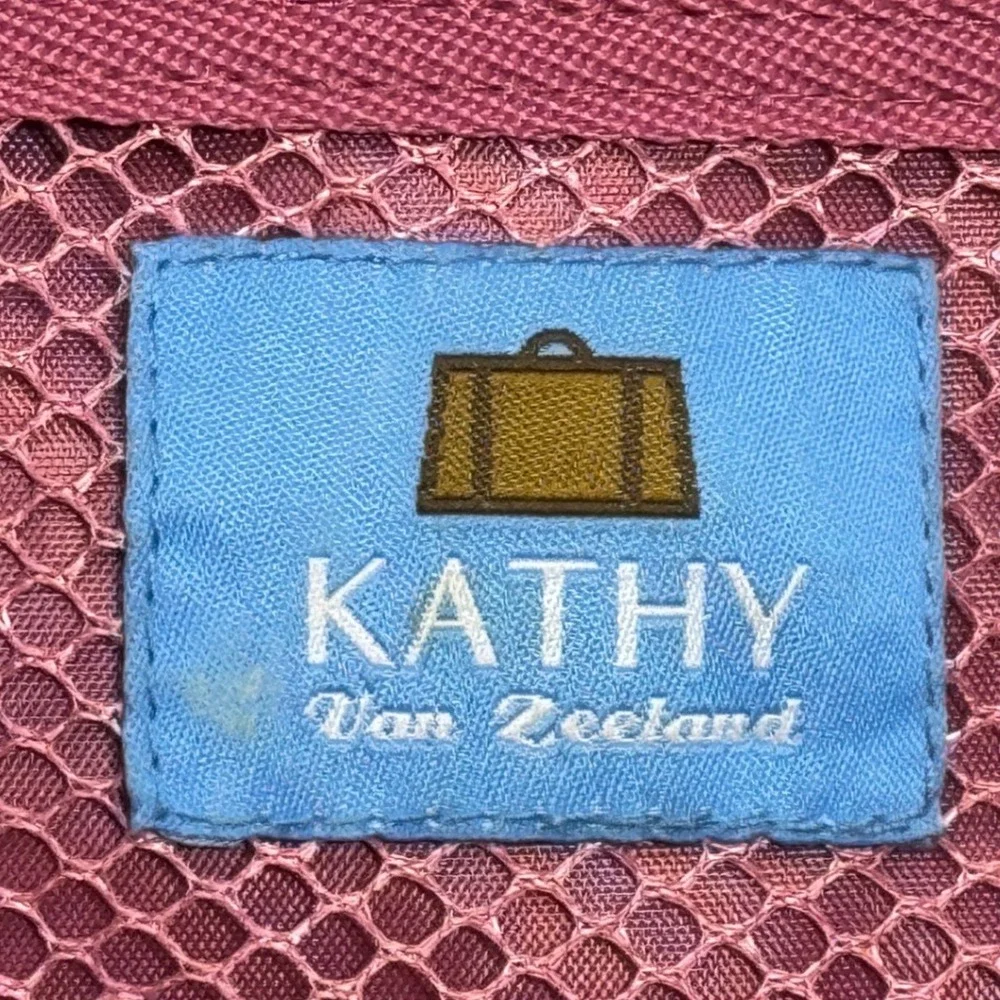 Kathy Van Zeeland Black Faux Croc Hanging Toiletry Bag Makeup Case Pink Lining